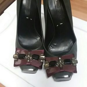 Olive leather heels like New